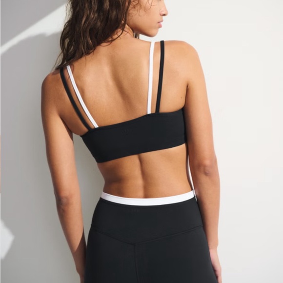 YPB studioFLEX Double-Layered Sports Bra - Size M. New W/O tags. B&W. - Picture 11 of 11